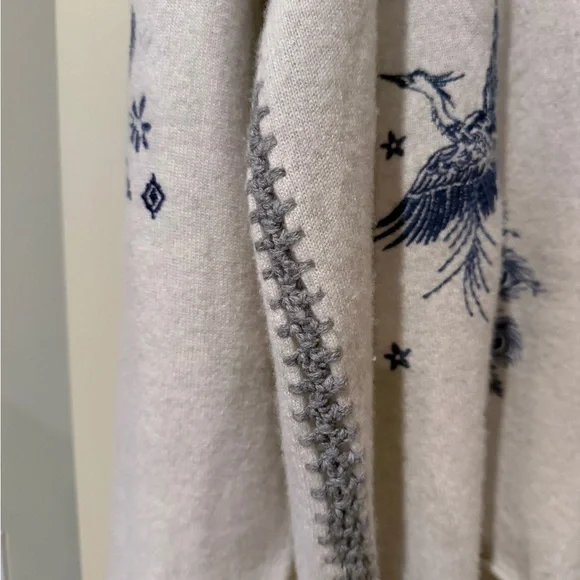 Johnny Was Cream V-Neck Whipstitch Cashmere Sweater with Blue and Red Embroidery - Picture 4 of 9